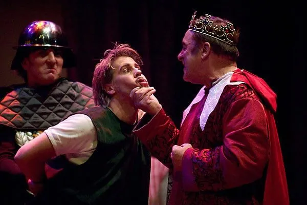 Ernst Renkens op het toneel in Robin Hood